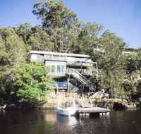 Calabash Bay Lodge - Redcliffe Tourism