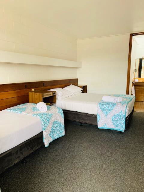 Caledonian Hotel Motel - Redcliffe Tourism 3