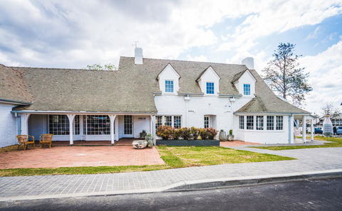 Camden Valley Inn - Redcliffe Tourism 2