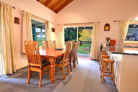 Camellia Lodge - Redcliffe Tourism 0
