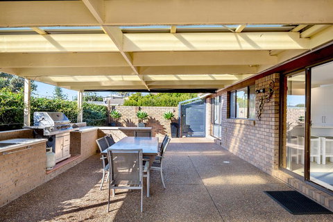 Campbell Avenue, 28 - Redcliffe Tourism 0