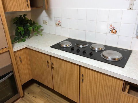 CAMPBELLTOWN HOLIDAY HOME 3 BED + FREE PARKING NCA039 - Redcliffe Tourism 1