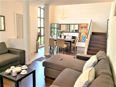 Campbelltown Most Sought After Park Central Home - Redcliffe Tourism 3