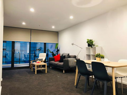 Canberra CBD Apartment 2BR 2BA 1Carpark - Redcliffe Tourism 0