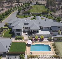 Canberra Luxury Estate - Redcliffe Tourism