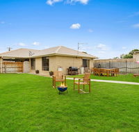 CAPEL Family Home large yard close to beach - Redcliffe Tourism
