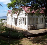 Captain Lock's Cottage - Redcliffe Tourism