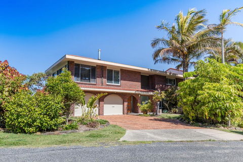Captain's Quarters - Redcliffe Tourism 3