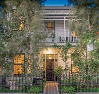 Captains Retreat Apartments and Cottages - Redcliffe Tourism