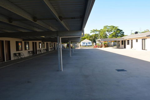 Carmila Sands Motel - Redcliffe Tourism 2