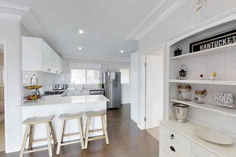 Casa Sorella - Beachfront Family Home - Redcliffe Tourism 3