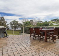 Castaways' 36 Cromarty Road - Beachfront house - Redcliffe Tourism