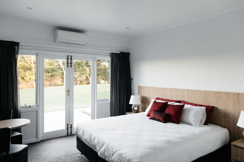 Castelli Estate Cellars Pty Ltd - Redcliffe Tourism 0