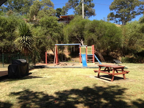 Castle Motel - Redcliffe Tourism 1