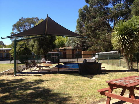 Castle Motel - Redcliffe Tourism 0