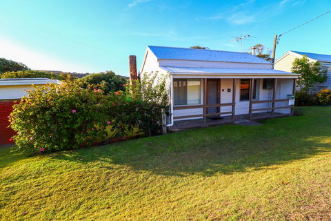 Catho Cottage - Redcliffe Tourism 1