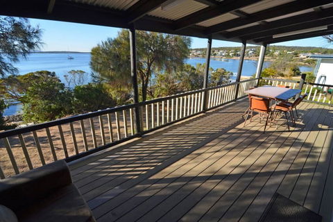 CDC-625 Beach House Incl.rear 2BR Studio - Redcliffe Tourism 0
