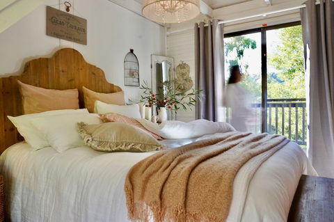 Cedar Country Retreat - Redcliffe Tourism 1