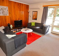 Cedar Holiday Units - Apartment 4 - Redcliffe Tourism