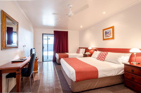 Central Studio Accommodation - Redcliffe Tourism 1