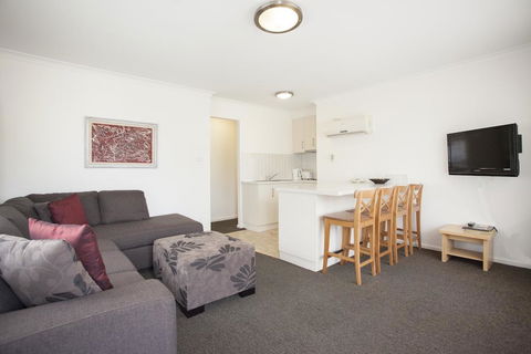 Centralpoint Motel - Redcliffe Tourism 2