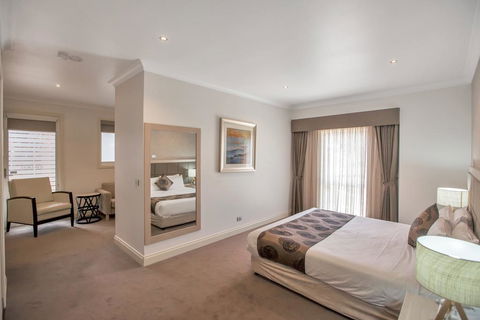 Century Inn - Redcliffe Tourism 3