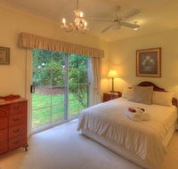 Chalets Lumineux - Redcliffe Tourism
