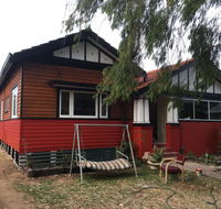 Character 1940s Property - Redcliffe Tourism
