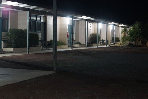 Charlton Motel - Redcliffe Tourism 3