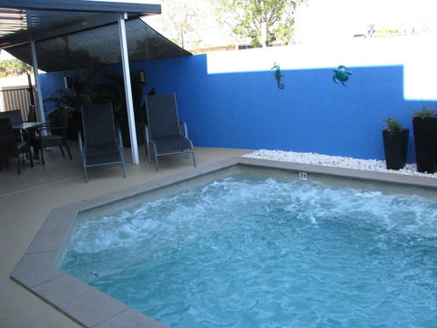 Charm City Motel - Redcliffe Tourism 1