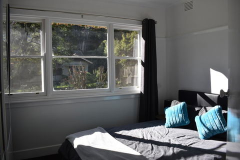 Charnwood Cottages In Warburton - Redcliffe Tourism 3