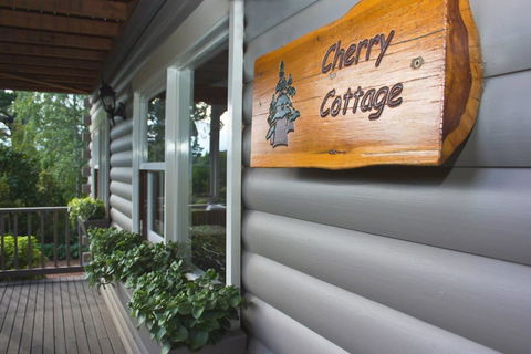 Cherry Cottage - Leura - Redcliffe Tourism 2