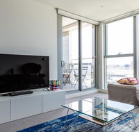 Chic Modern  Stylish.Stunning ViewsFree Parking - Redcliffe Tourism
