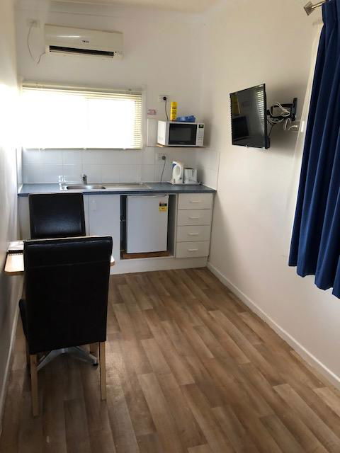 Chinchilla Motel - Redcliffe Tourism 1