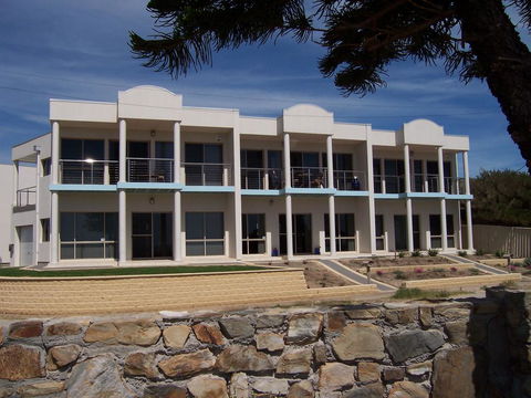 Christies Seahorse Holiday Townhouses - Redcliffe Tourism 0