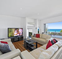 Cinque Terre Beach House - Redcliffe Tourism