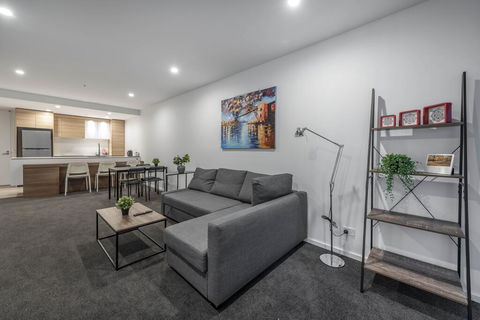 CITY APARTMENT And FREE CITY TOUR BUS NEARBY - Redcliffe Tourism 3