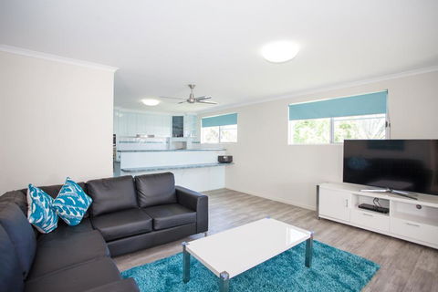 City Beach Holiday House - Redcliffe Tourism 2
