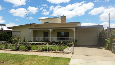 City Holiday Home Mildura - Redcliffe Tourism 0