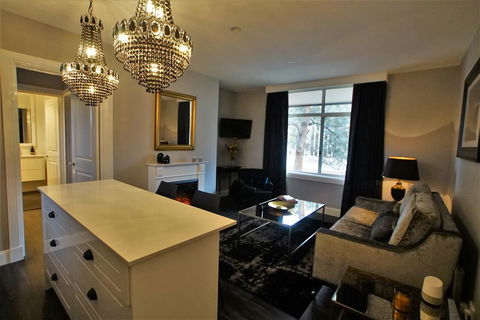 City Life Apartment-full Kitchen & Separate Bedroom - Redcliffe Tourism 0