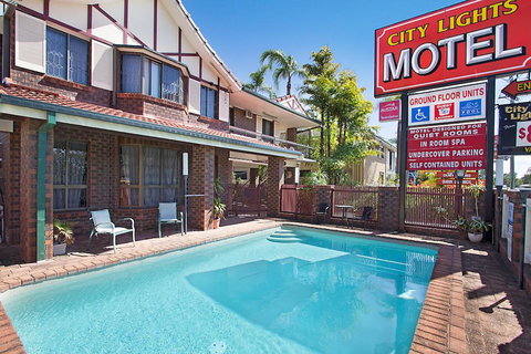 City Lights Motel - Redcliffe Tourism 1