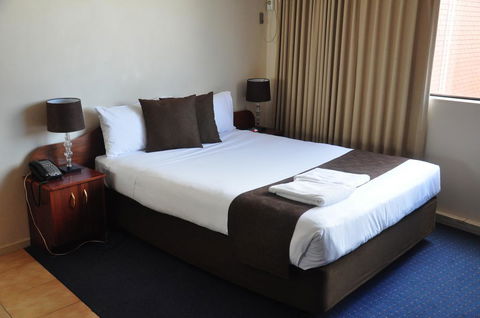 City Park Hotel - Redcliffe Tourism 1