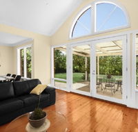 City to Beach - Free WIFI - Free 3 car parking - Great location - Redcliffe Tourism