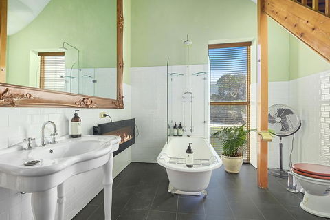 Claremont House - Redcliffe Tourism 3