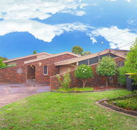 Classic Double Brick Garden House - Redcliffe Tourism