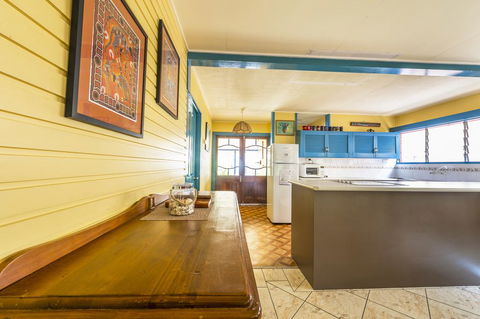 Clifton Beach House - Redcliffe Tourism 1