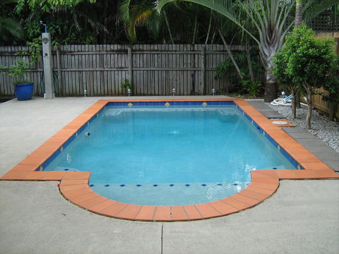 Clifton Beach House - Redcliffe Tourism 3