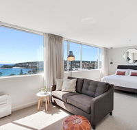 Coastal chic designer apartment - Redcliffe Tourism