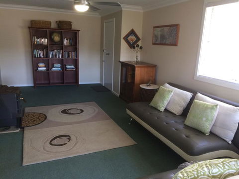 Cockatoo Corner - Armidale - Redcliffe Tourism 3
