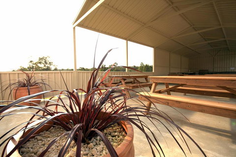 Collie Hills Accommodation Village - Redcliffe Tourism 2